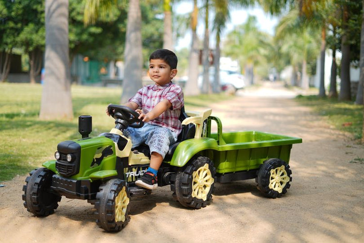 12 Volt Battery Children Ride On truck Motorized Riding on Vehicles Toys (GREEN)